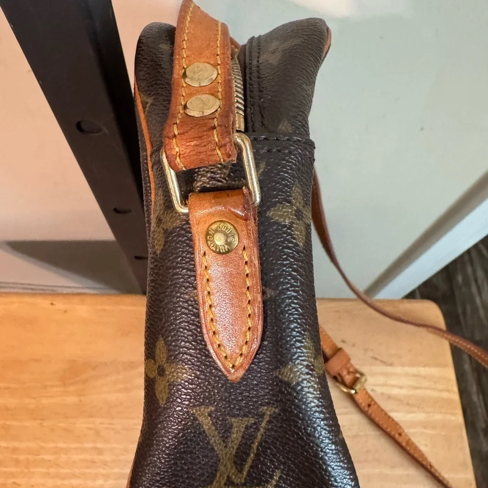 Louis Vuitton Trocadero 26 Monogram Brown Crossbody Bag